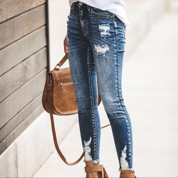 1 LEFT SALE‼️Riley Distressed Skinnies - Picture 2 of 8